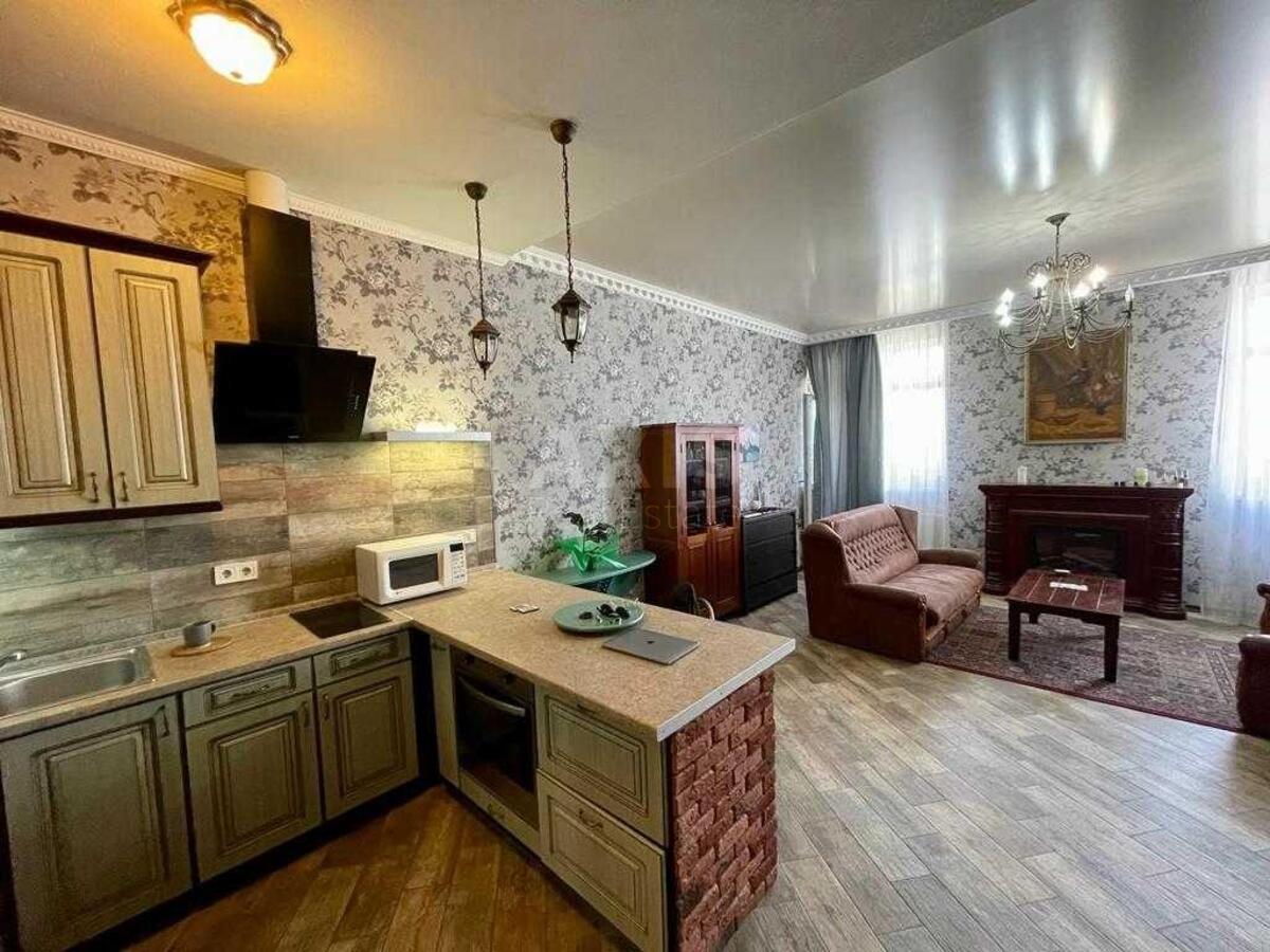 2k apartment vul. Zhyljans'ka 1180