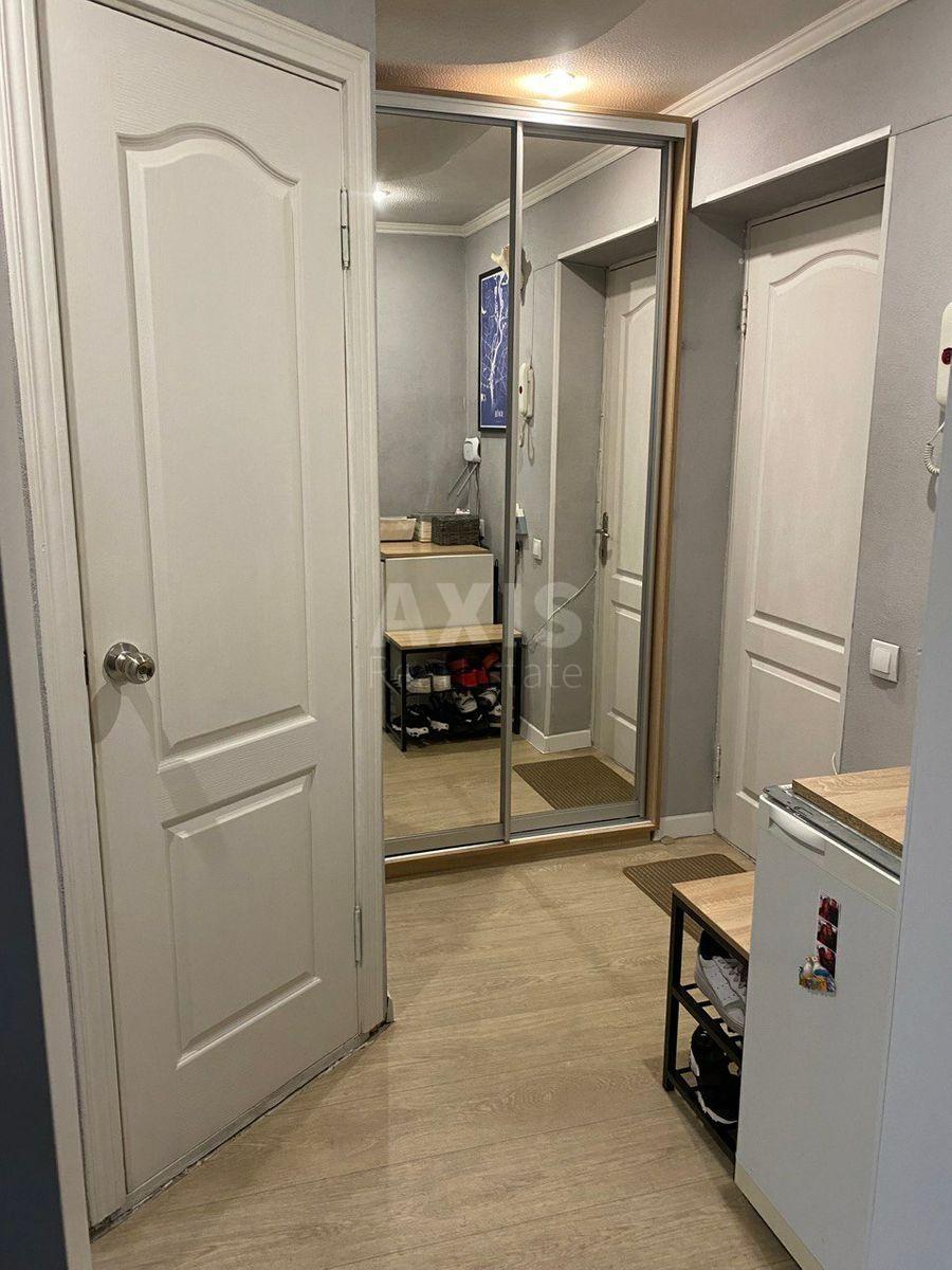 1k apartment vul. Zhyljans'ka 457