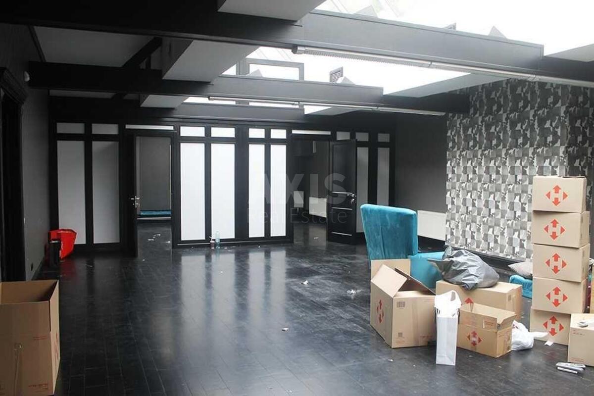 Office vul. Zhyljans'ka 72А, 1500m2595995