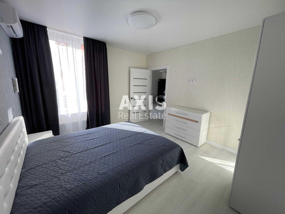 1k apartment nab. Dniprovs'ka 20Б4