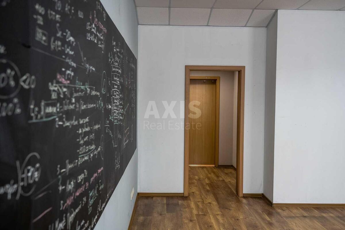 Office pr-t Vidradnyj 95А, 272m2641000