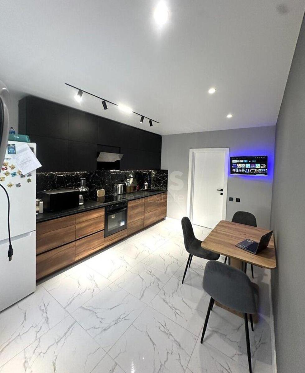 3k apartment pr-t Grygorenka Petra 160
