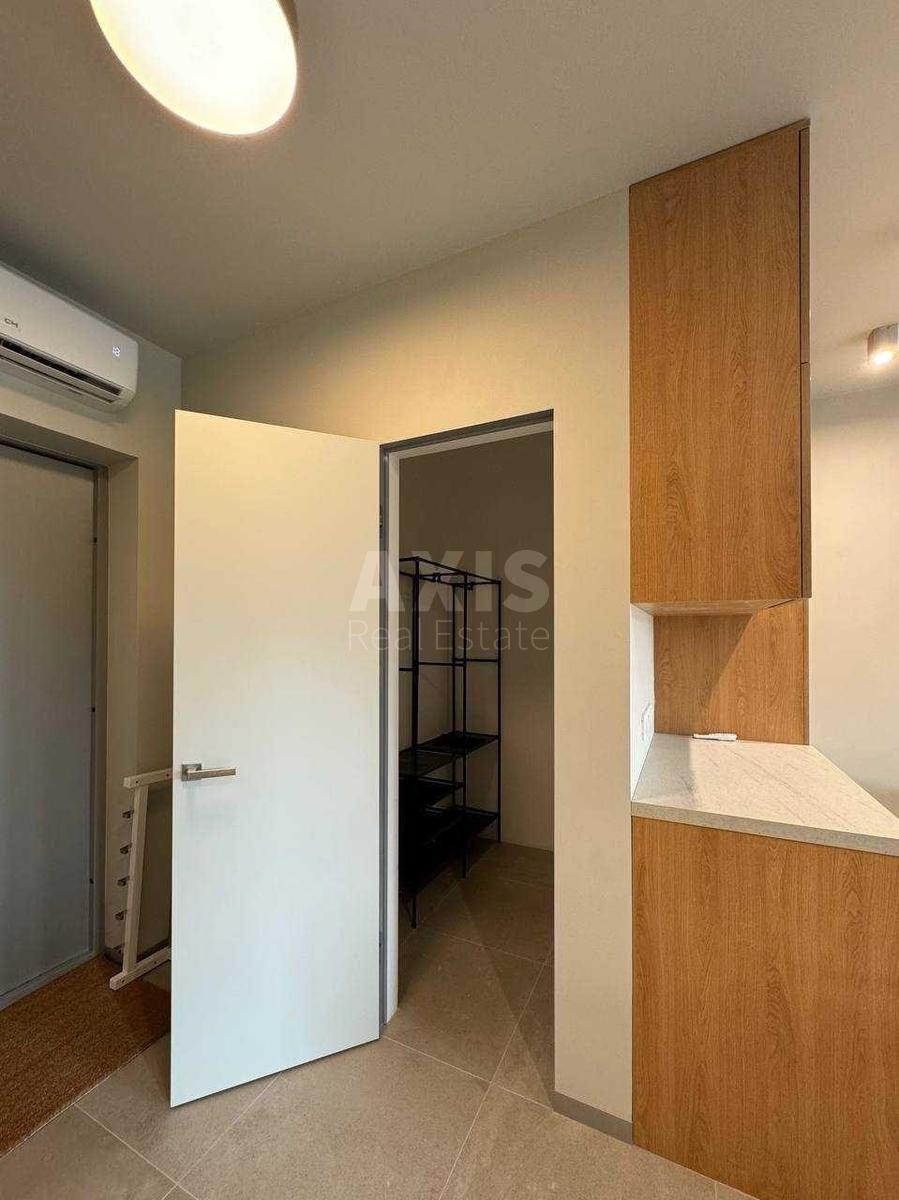 1k apartment vul. Kyrylivs'ka 376