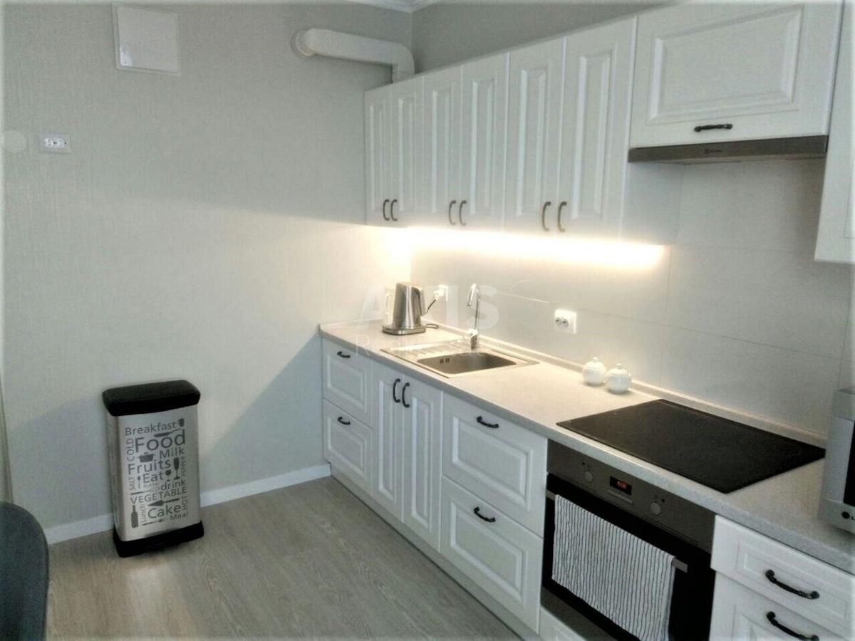 2k apartment vul. Obuhivs'ka 135А4