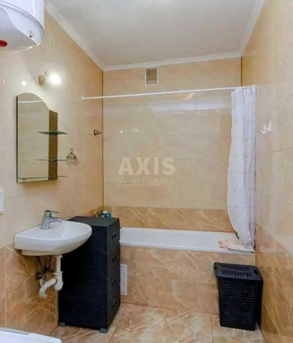1k apartment vul. Ahmatovoi' Anny 223