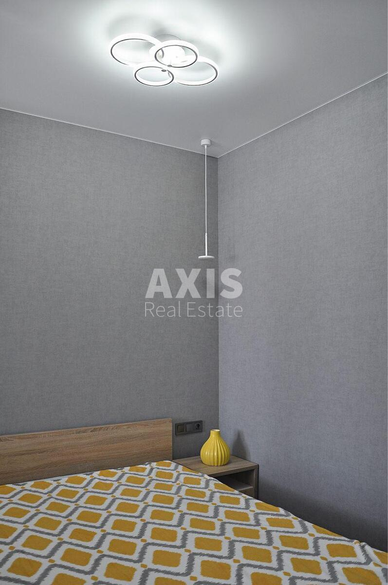 1k apartment pr-t Vidradnyj 2481132
