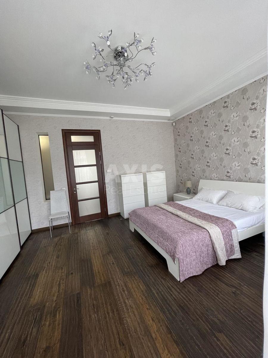 1k apartment vul. Volodymyrs'ka 838