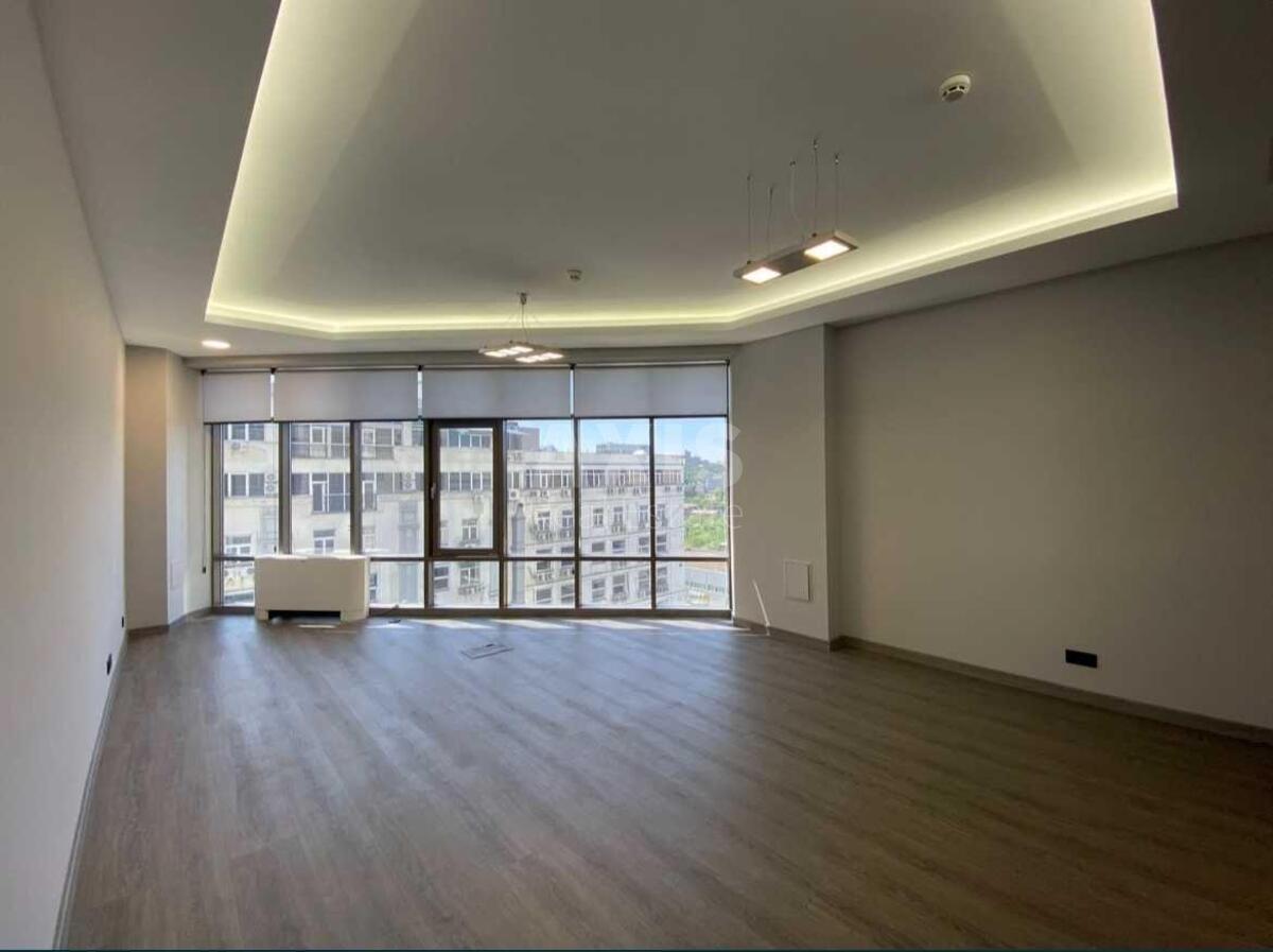 Office vul. Velyka Vasyl'kivs'ka 72А, 190m2611920