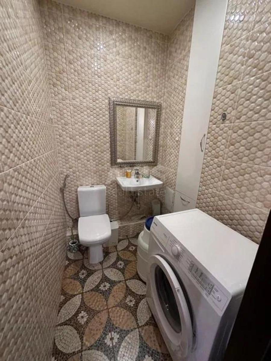 2к квартира ул. Ахматовой Анны 223