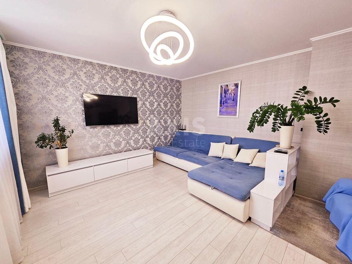 3k apartment vul. Oleny Pchilky 82