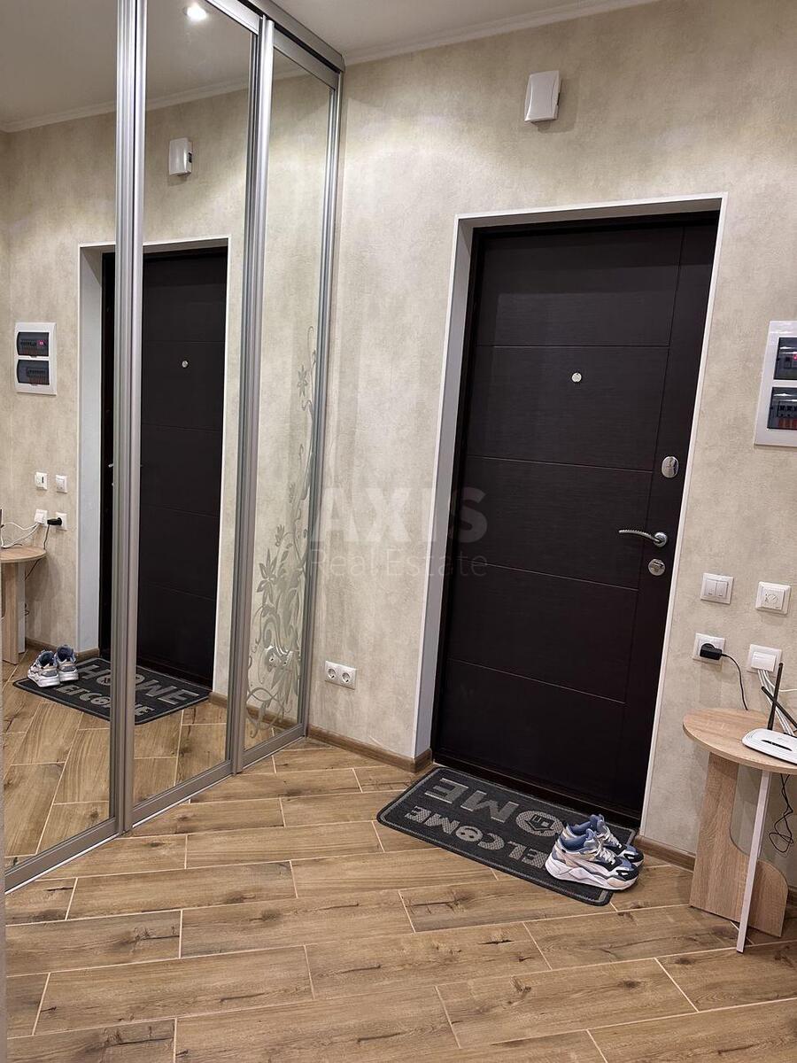 2k apartment vul. Solom'jans'ka 20В4