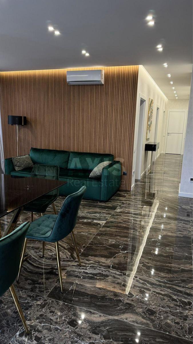 3k apartment nab. Dniprovs'ka 184