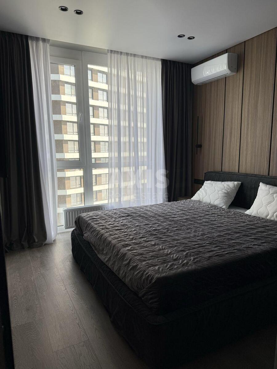 1k apartment nab. Dniprovs'ka 15Е4