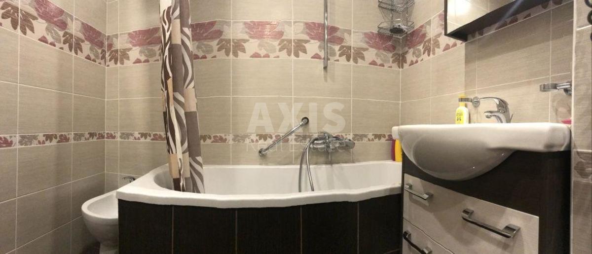 2k apartment vul. Petljury Symona 7/95