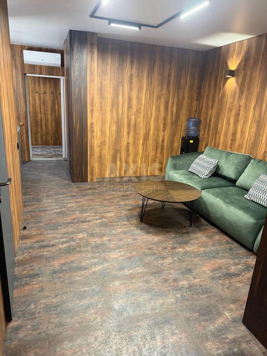 Office vul. Kustanajs'ka 13, 67m23