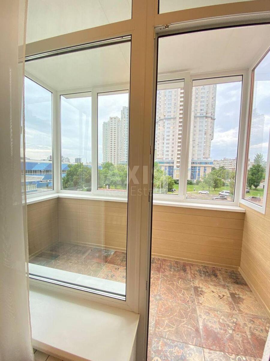 3k apartment pr-t Tychyny Pavla 18Б6
