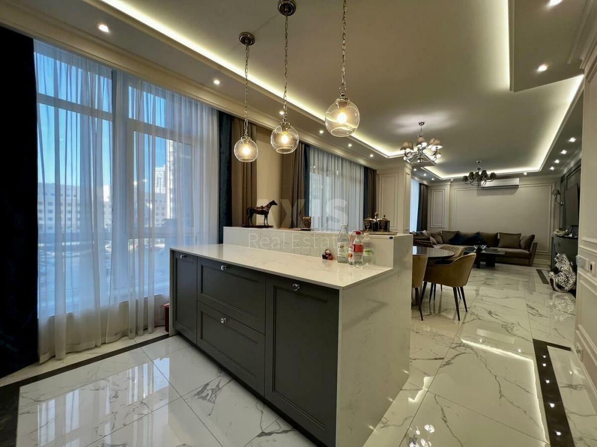 3k apartment vul. Dragomyrova Myhajla 141
