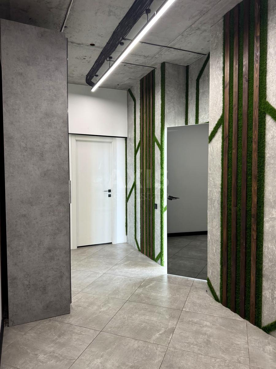 Office vul. Jevgena Konoval'cja 44, 164m2618146