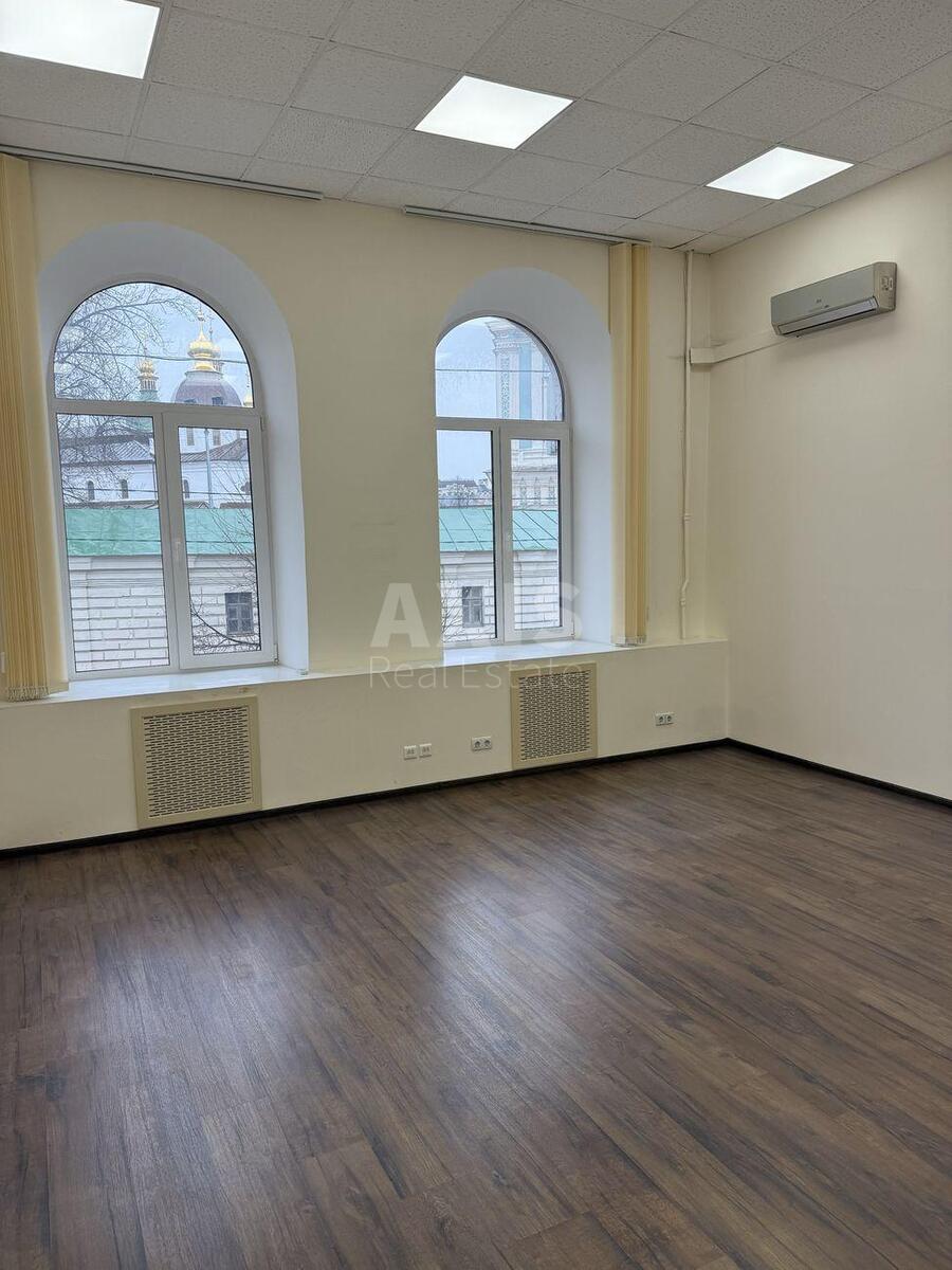 Office vul. Volodymyrs'ka 23, 156m20