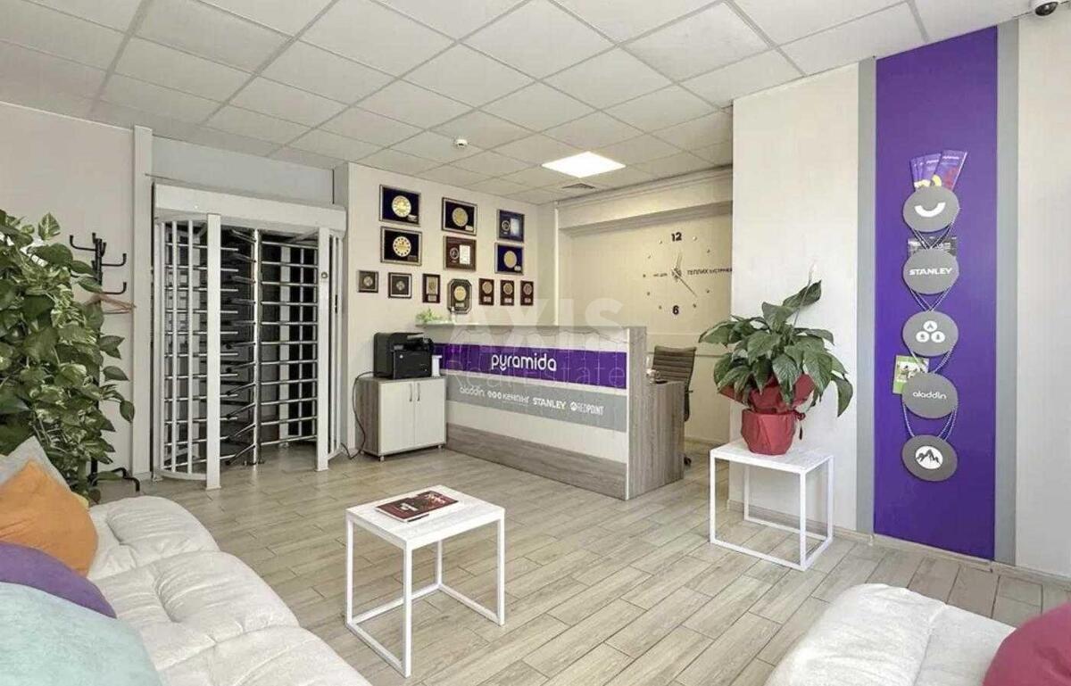 Office uzv. Klovs'kyj 5, 400m23