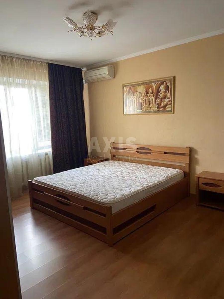 2k apartment vul. Ahmatovoi' Anny 28