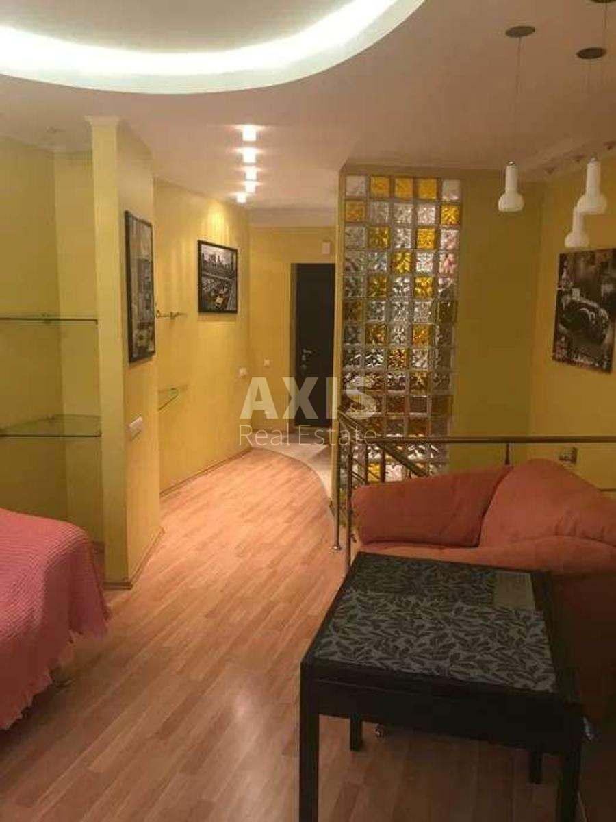 2k apartment vul. Oleny Pchilky 6А