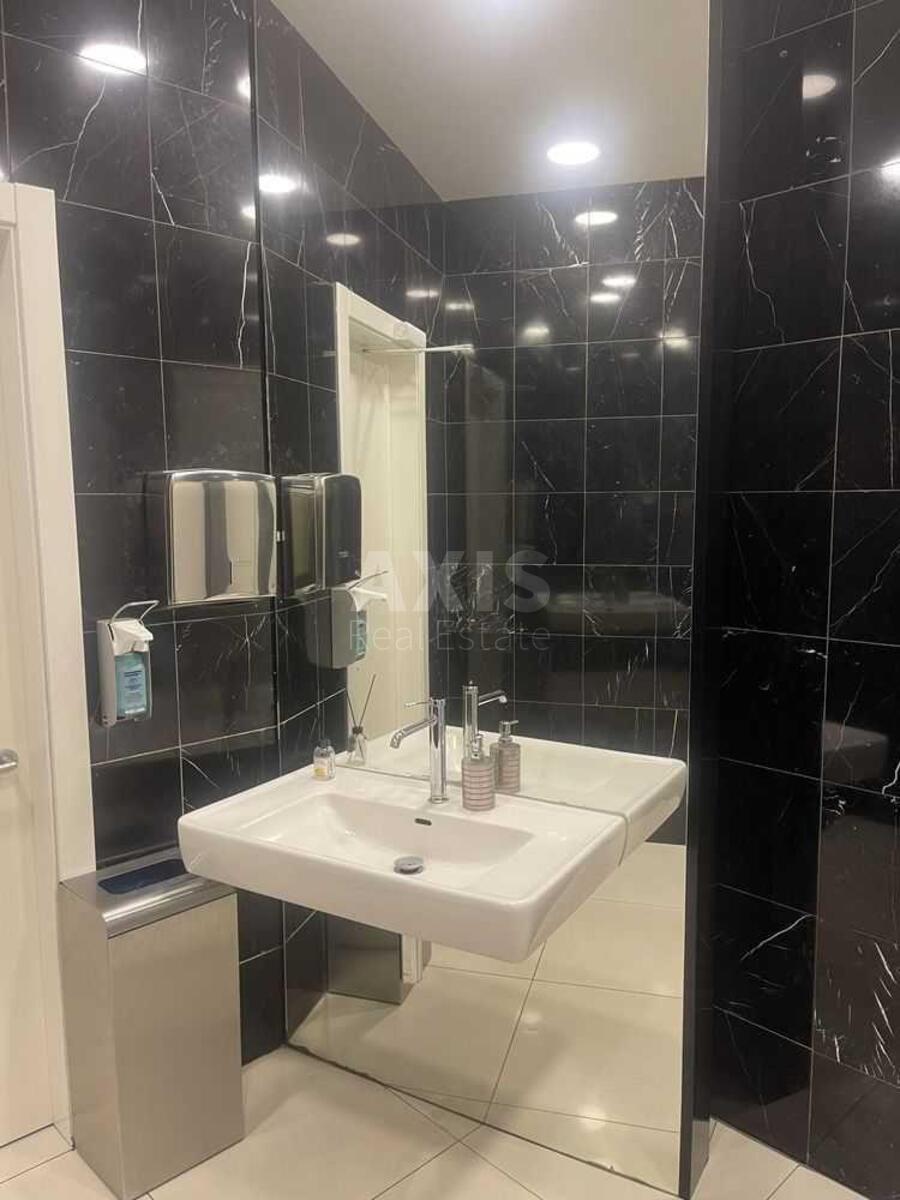 Office vul. Malevycha Kazymyra 86Б, 330m26027015