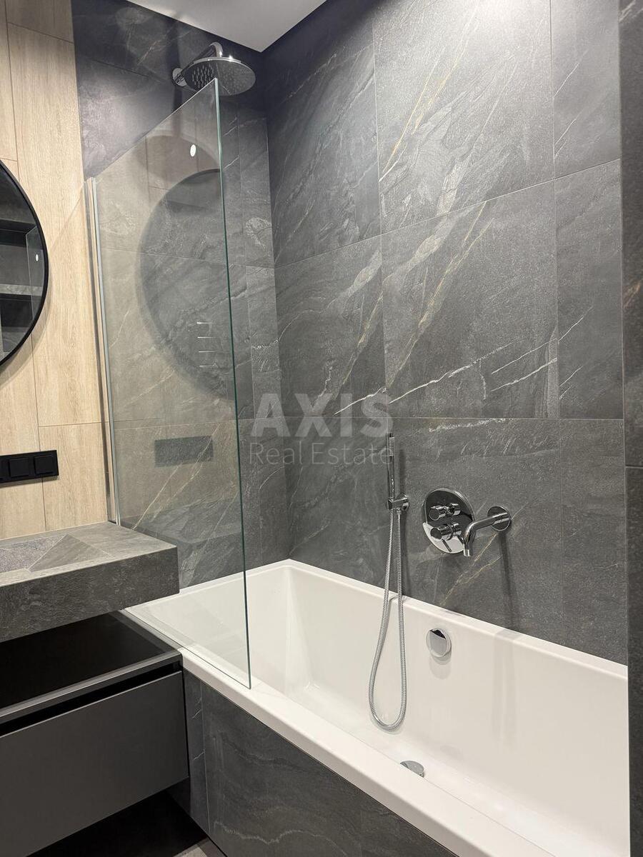 1k apartment nab. Dniprovs'ka 15Е2