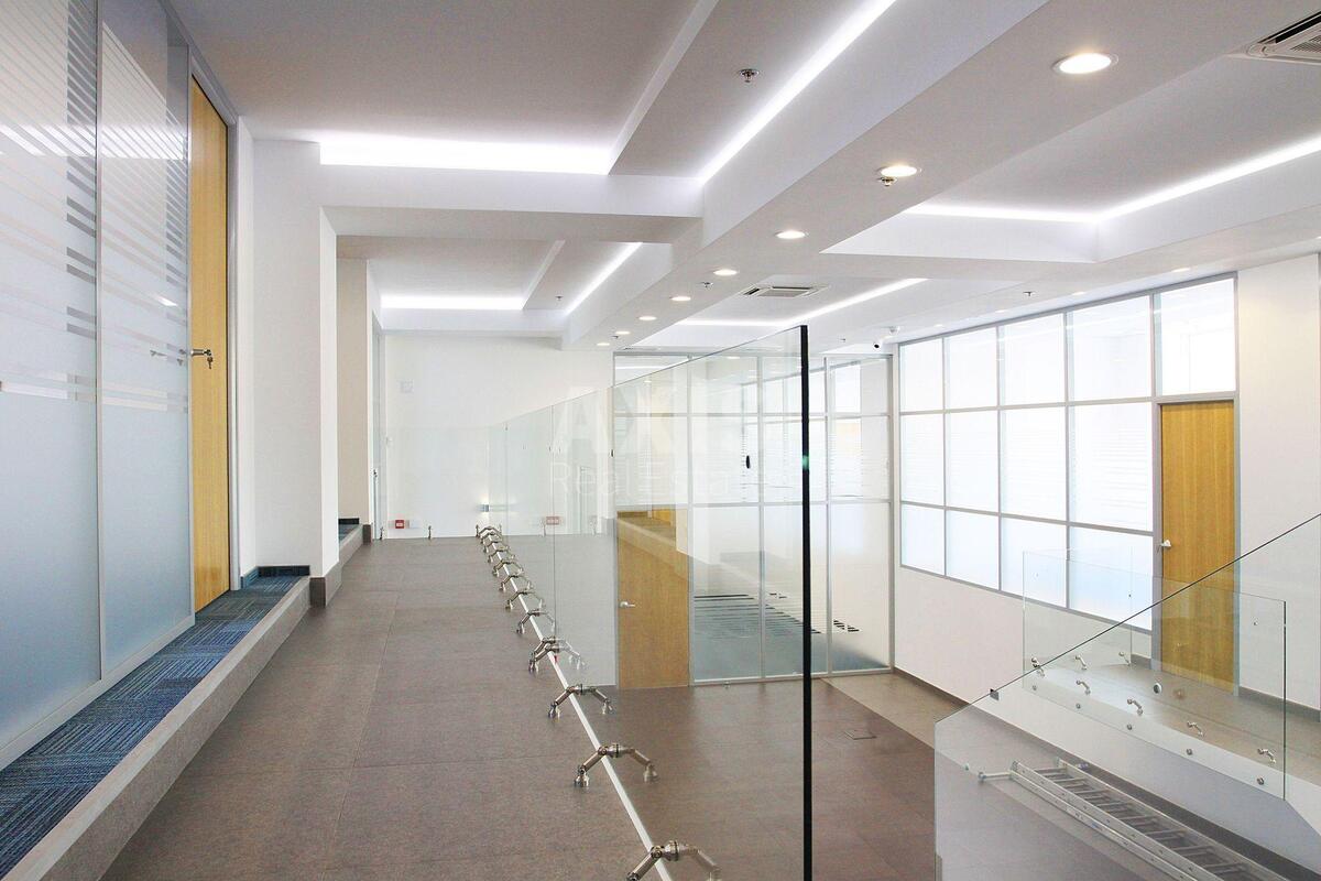 Office vul. Jevgena Konoval'cja 44А, 395m260055