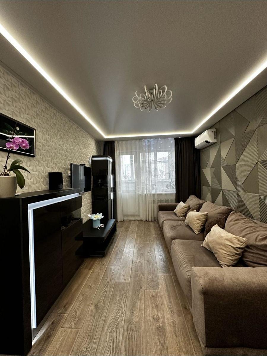 3k apartment vul. Urlivs'ka 30