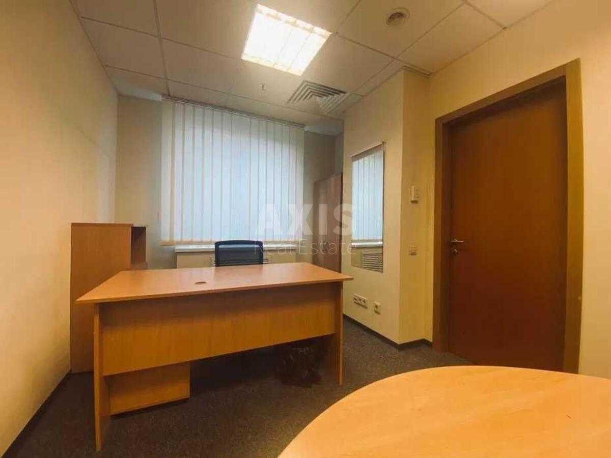 Office vul. Volodymyrs'ka 12, 70m23