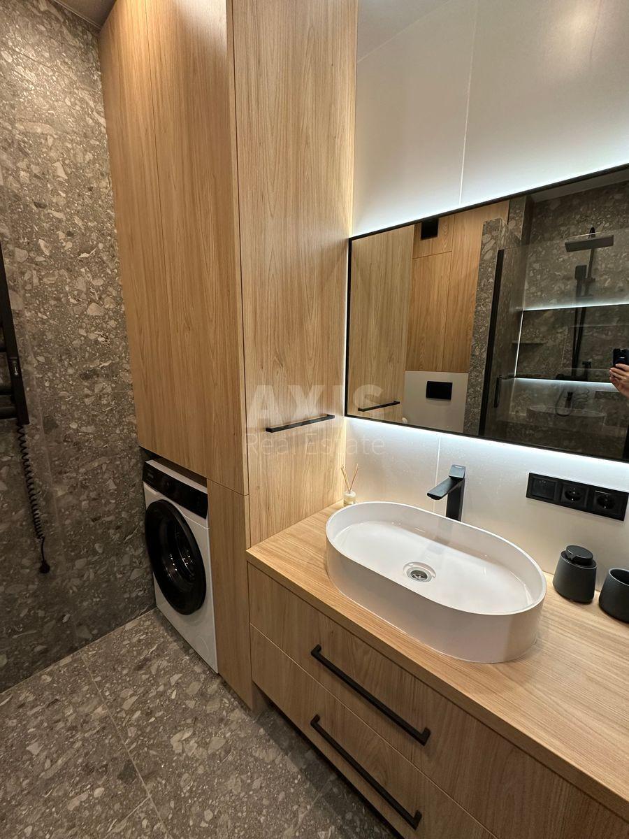 1k apartment nab. Dniprovs'ka 15К5