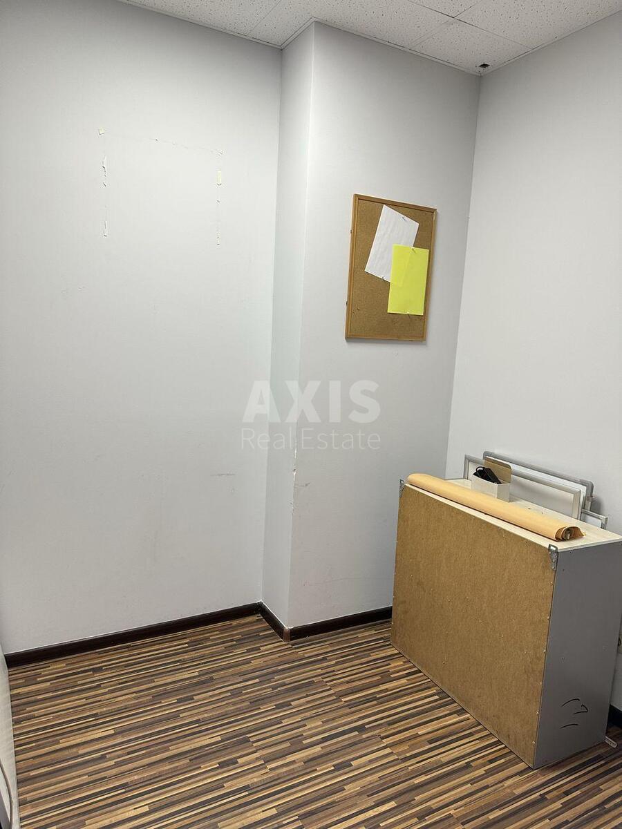 Office nab. Dniprovs'ka 26Г, 114m21