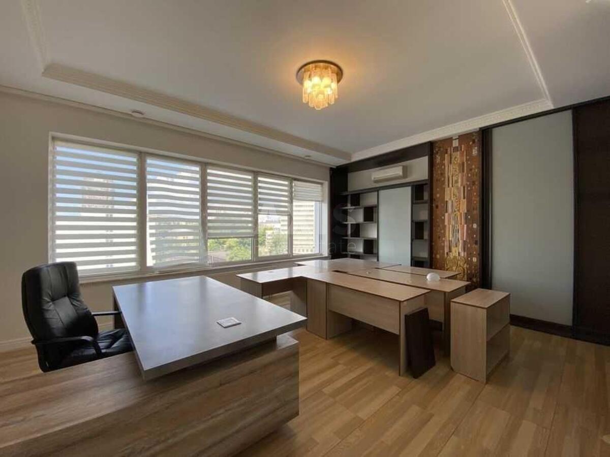 Office prov. Kutuzova 3, 230m2