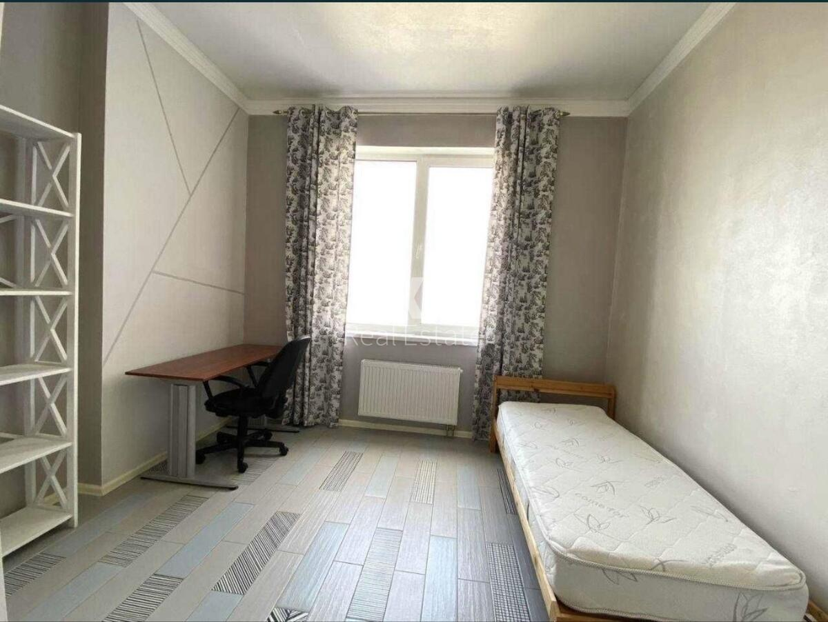 4k apartment vul. Kyrylo-Mefodii'vs'ka 2530904