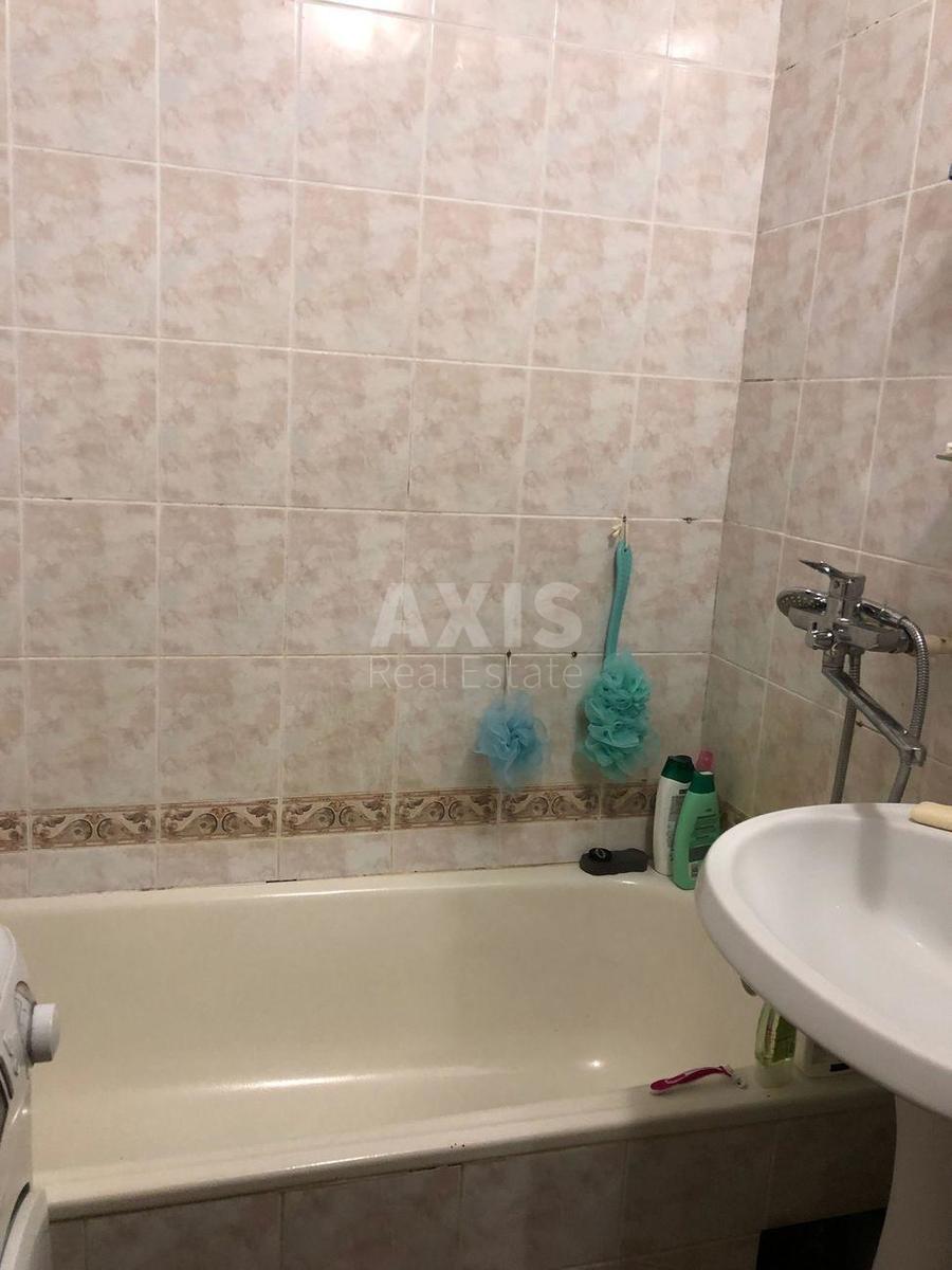 2k apartment vul. Vyshnjakivs'ka 86