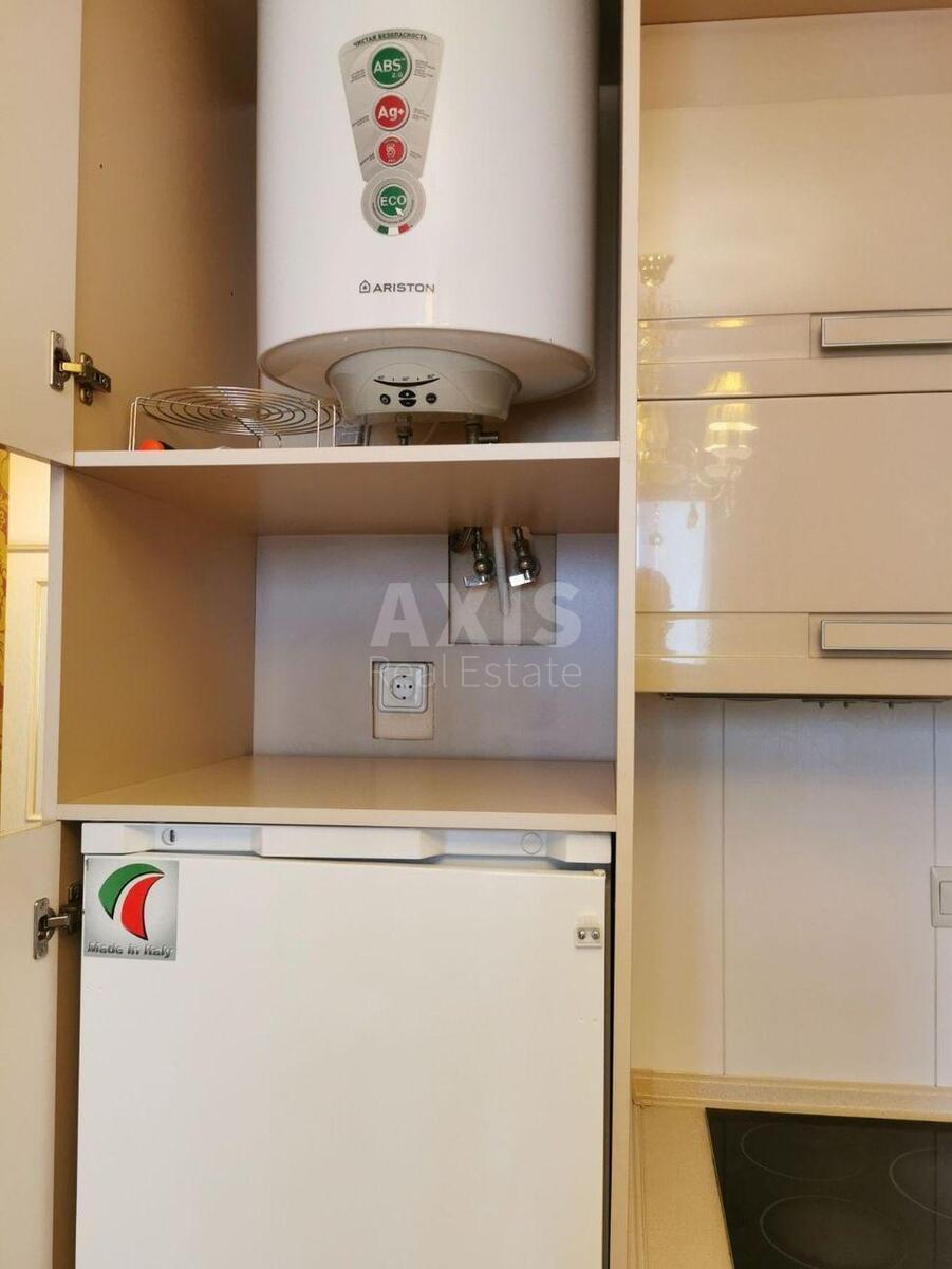 1k apartment nab. Dniprovs'ka 1611764