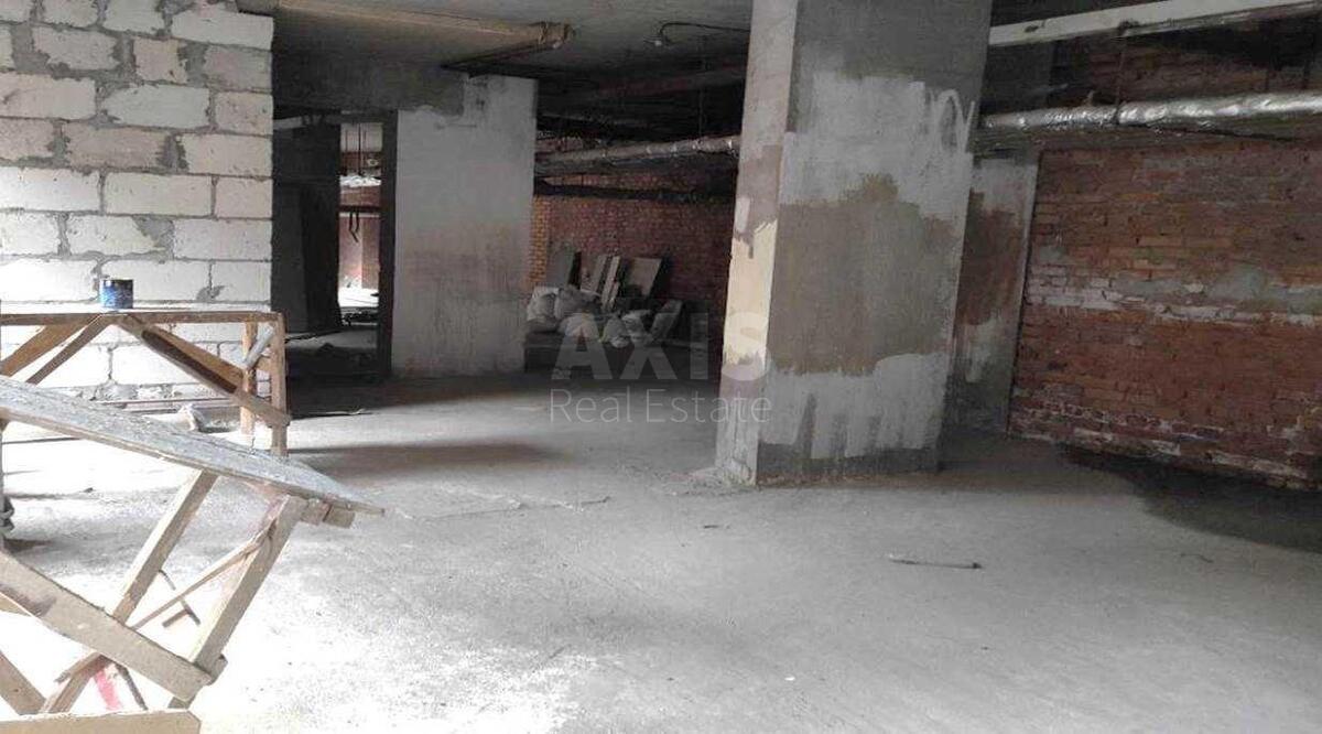 Service object bul. Lesi Ukrai'nky 23А, 295m25