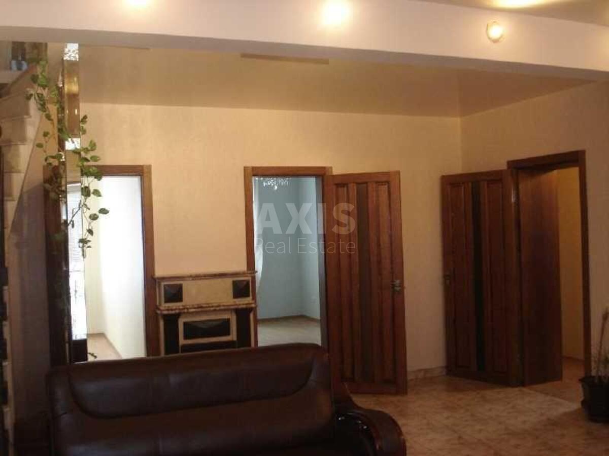 House vul. Prodol'na 1-a, 270m2, Kyiv city625474