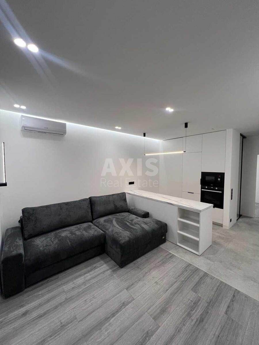 3k apartment vul. Kustanajs'ka 133