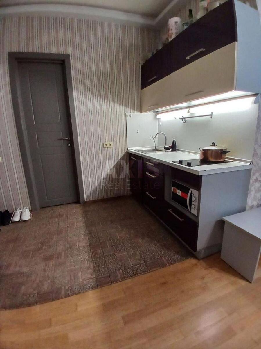 1k apartment vul. Mezhygirs'ka 563
