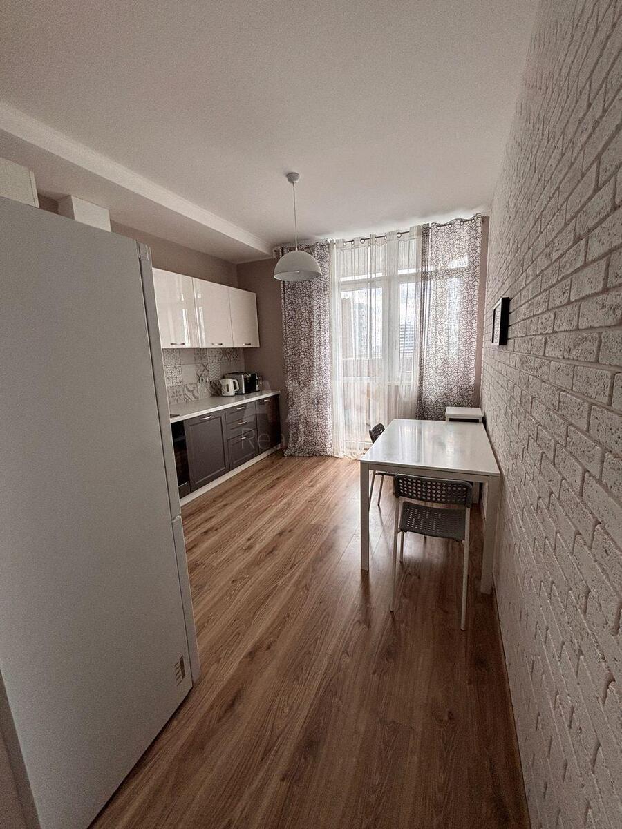 1k apartment vul. Voskresens'ka 141