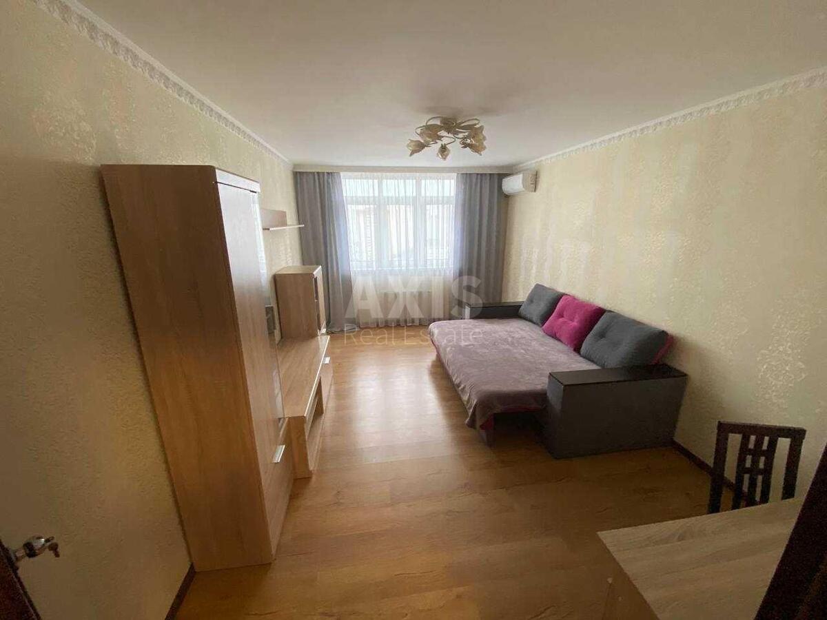 1k apartment vul. Urlivs'ka 23Г3