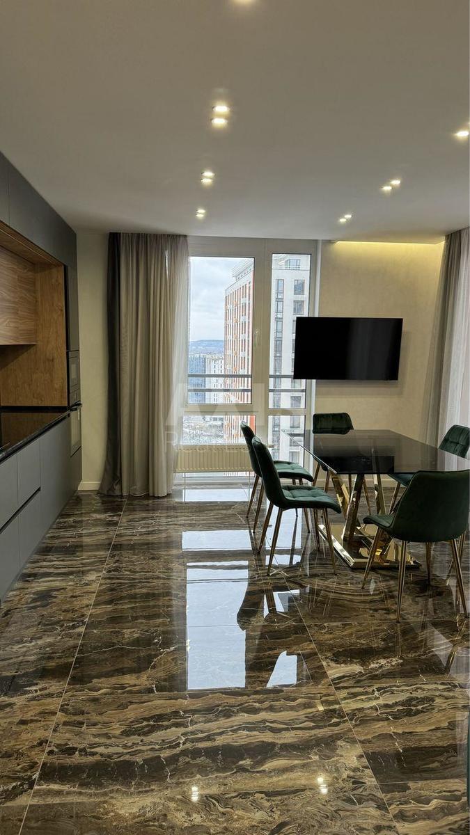 3k apartment nab. Dniprovs'ka 183