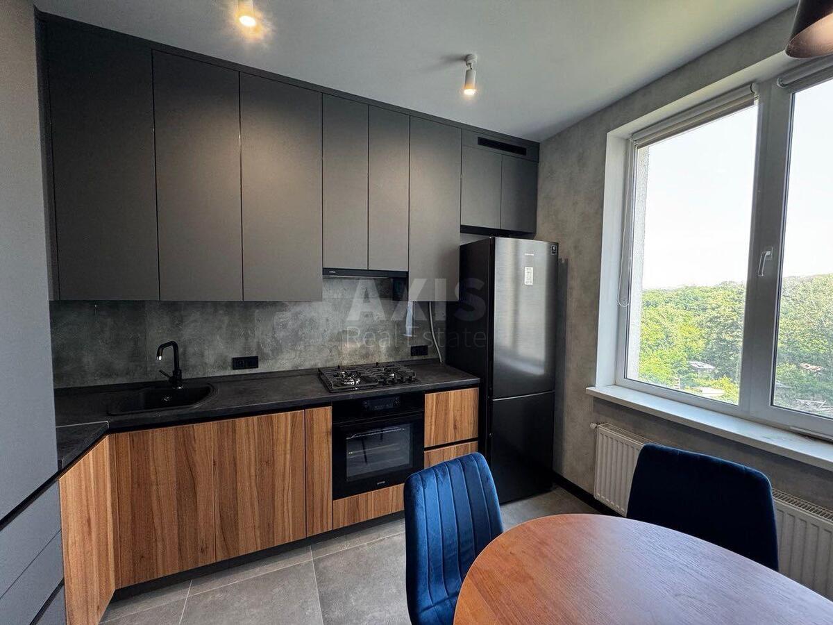 2k apartment vul. Pysarzhevs'kogo Akademika 8