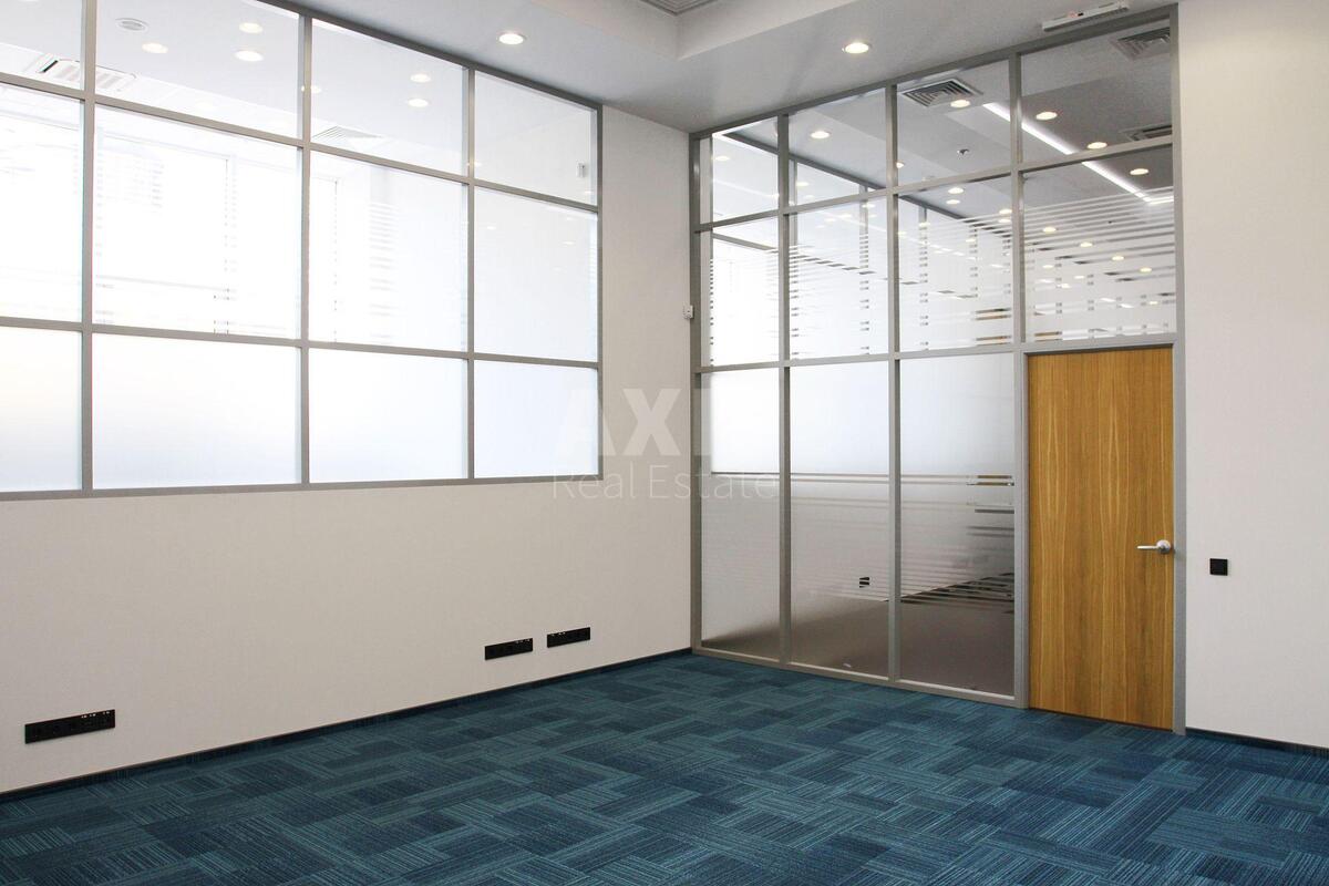 Office vul. Jevgena Konoval'cja 44А, 395m2600550