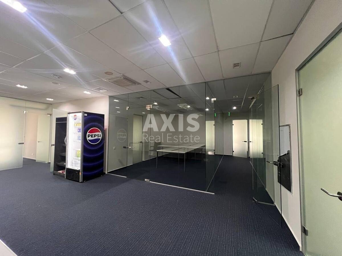 Office vul. Antonovycha 118, 242m2570376