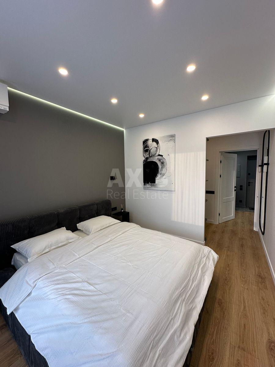 1k apartment nab. Dniprovs'ka 15К6