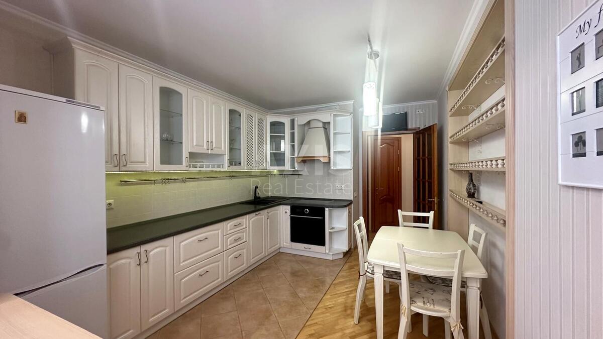 2k apartment vul. Dragomanova 2Б