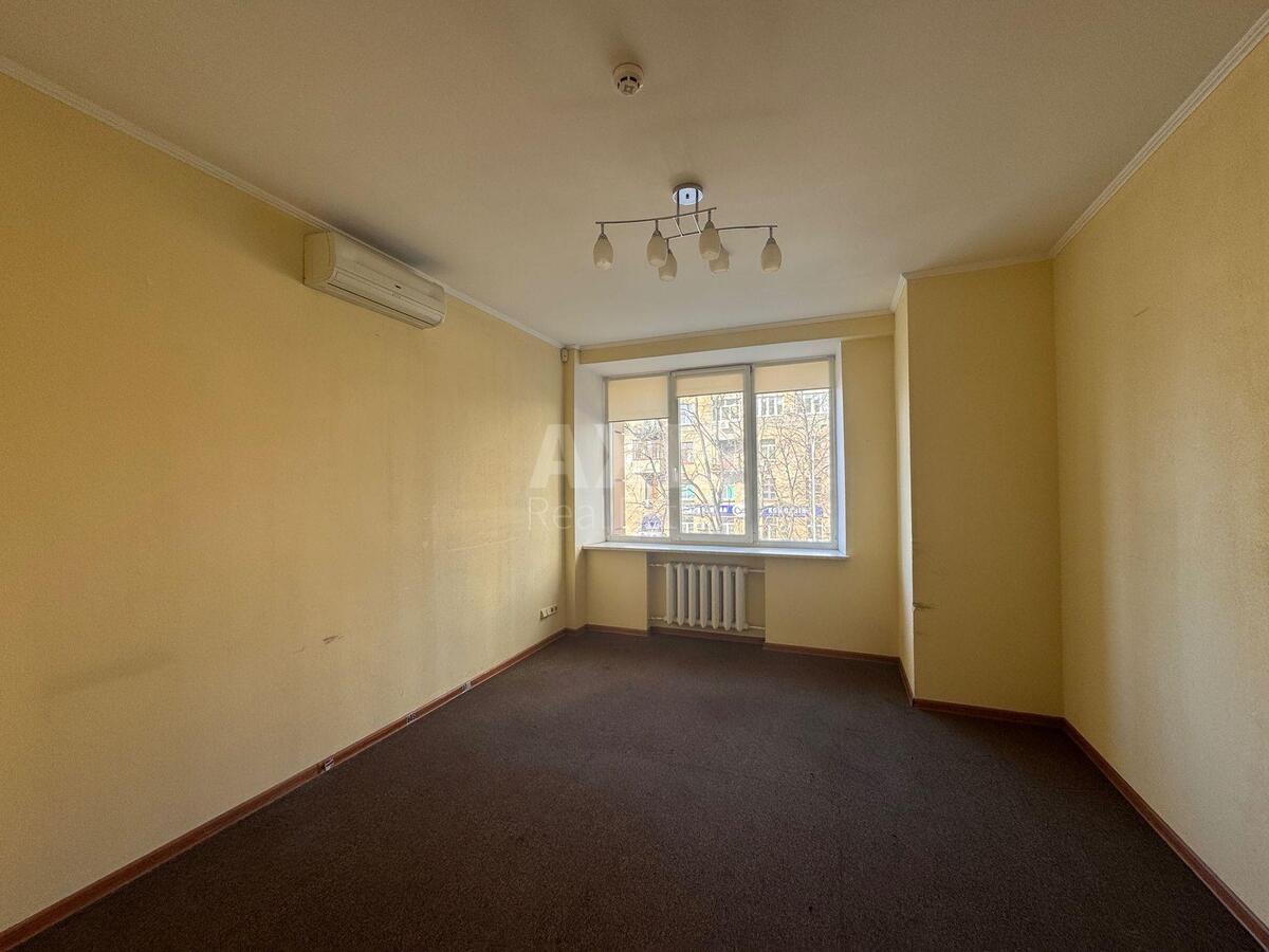 Office vul. Dilova 5Б, 200m25